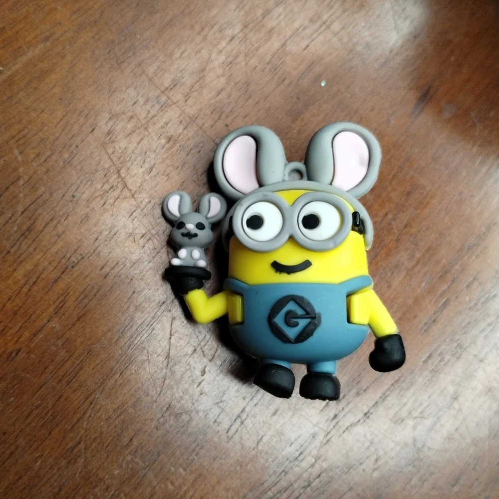 New Minion Character With Mouse Hat Key Holder Keychain